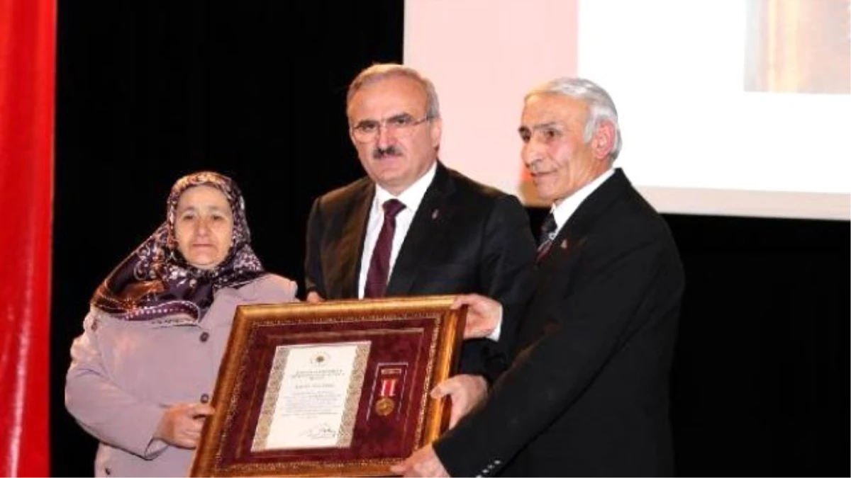 Bursa\'da Gazi ve Şehit Yakınlarına Devlet Övünç Madalyası