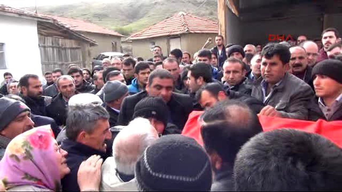 Çorum Ankara\'daki Saldırıda Annesinin Karnında Ölen 6 Aylık Bebek Toprağa Verildi Ek