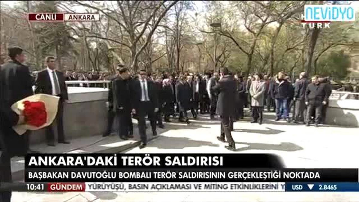 Davutoğlu Yerdeki Bayrakları Kaldırdı
