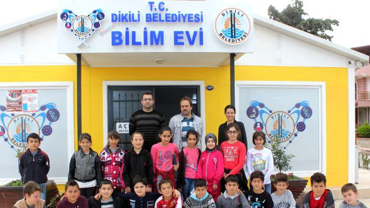 Dikili Belediyesi Çocuk Bilim Evi ziyaretçi akınına uğruyor