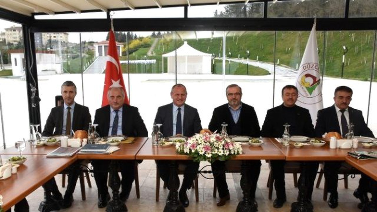 Düzce Belediyesi Stk\'lar ile Bir Araya Geldi