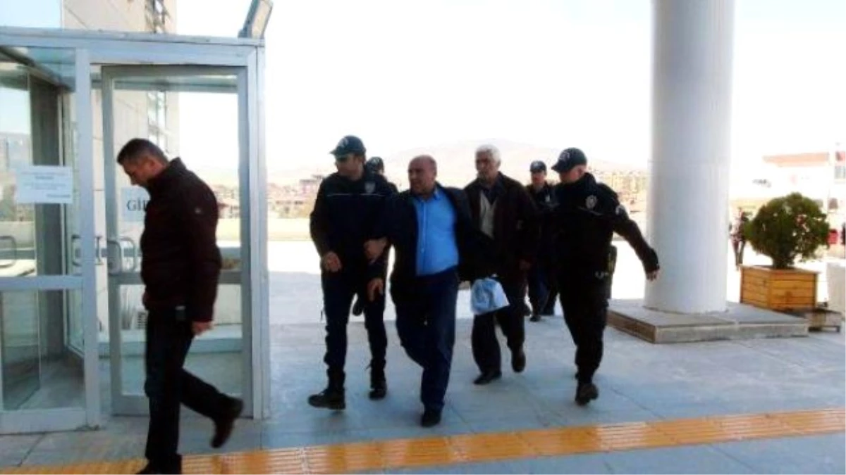 Elazığ\'da Gözaltına Alınan Hdp ve Dbp Üyesi 4 Kişi Adliyede