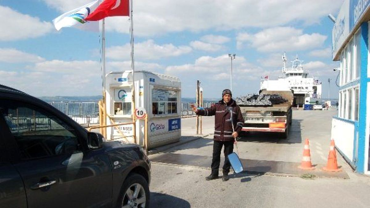 Feribotlara Binen Araçlara Bomba Taraması Yapılıyor