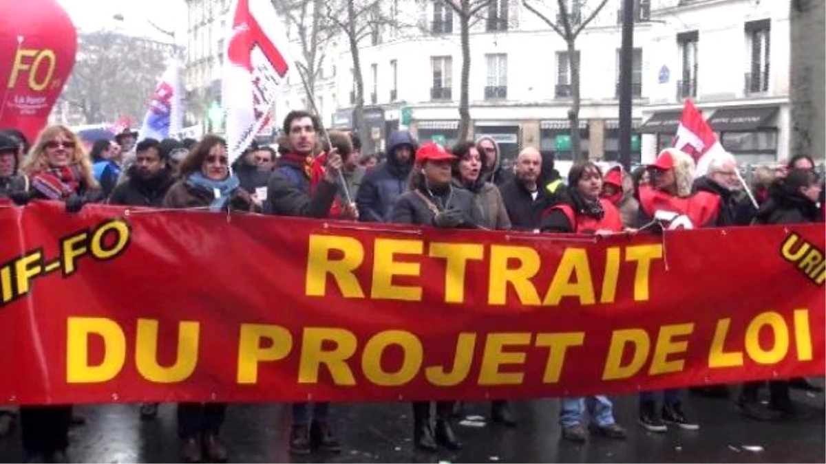 Fransa\'da Yeni İş Yasası Protesto Edildi