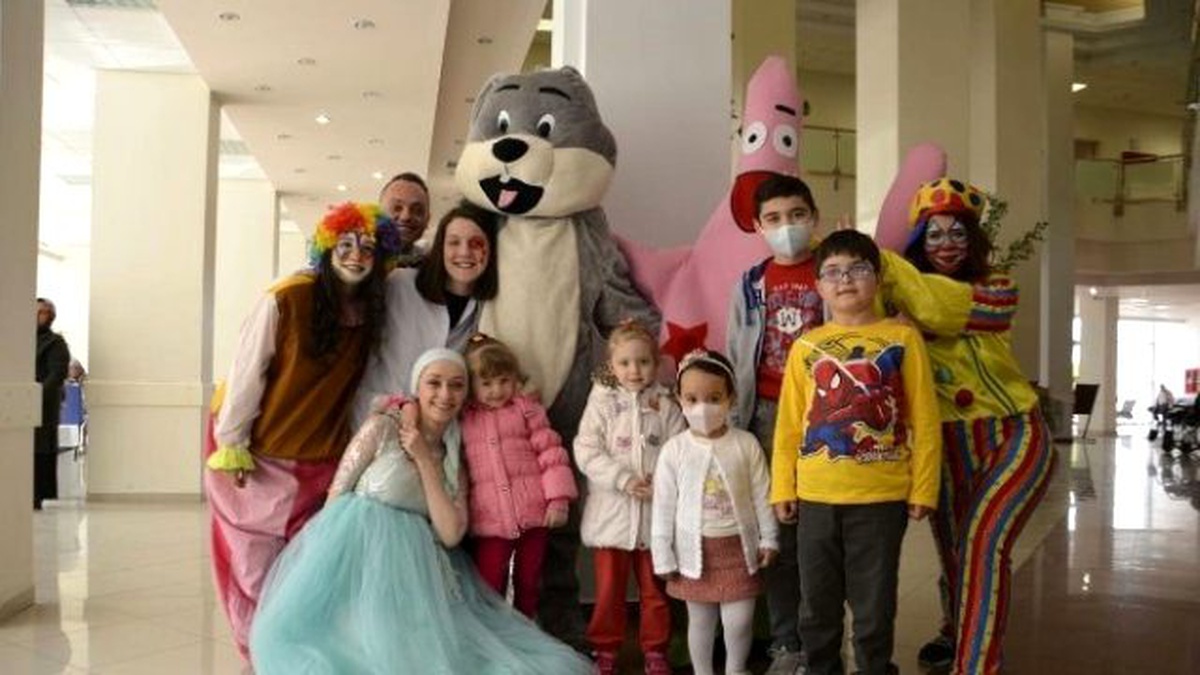Gençlerin Lösemili Çocuklara Gönülden Desteği