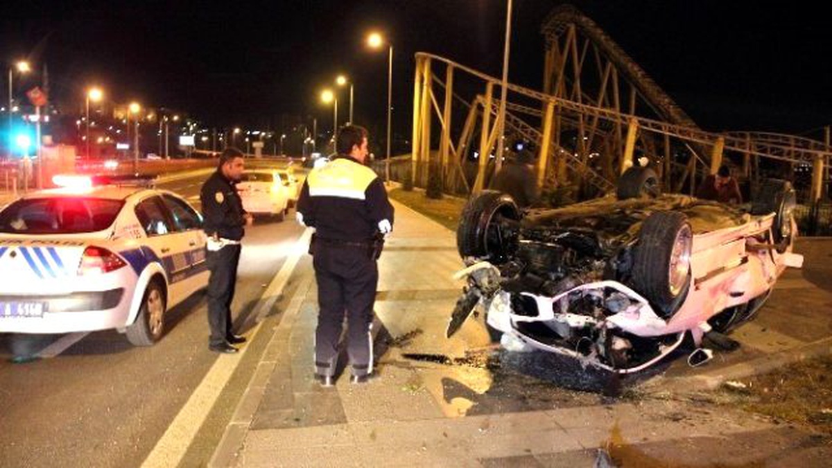 Hurdaya Dönen Otomobilden Sağ Çıktı