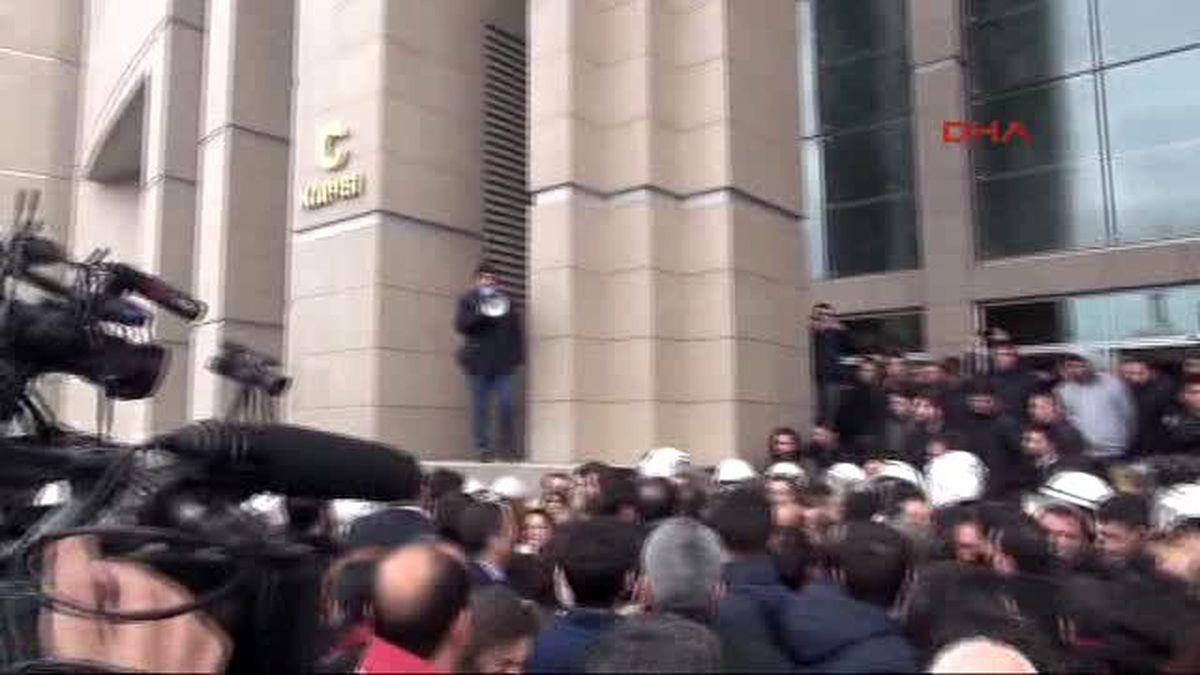 İstanbul Adalet Sarayı Önünde Avukatlara Müdahale