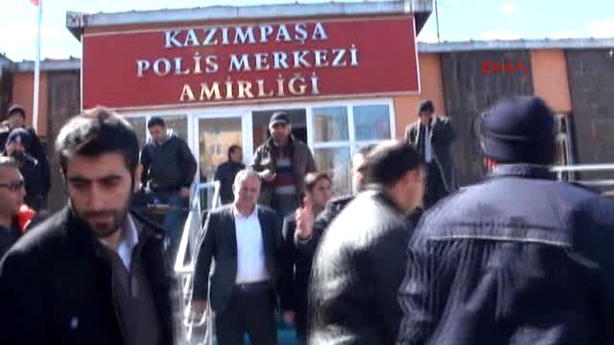 Kars Dbp Eş Genel Başkanı Kamuran Yüksek, İfadesinin Alınmasının Ardından Serbest Bırakıldı