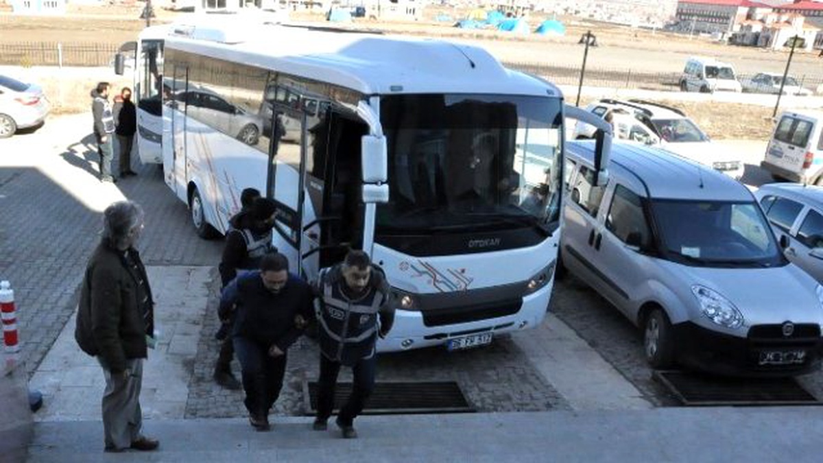 Kars\'ta Fetö/pdy Operasyonu: 24 Gözaltı