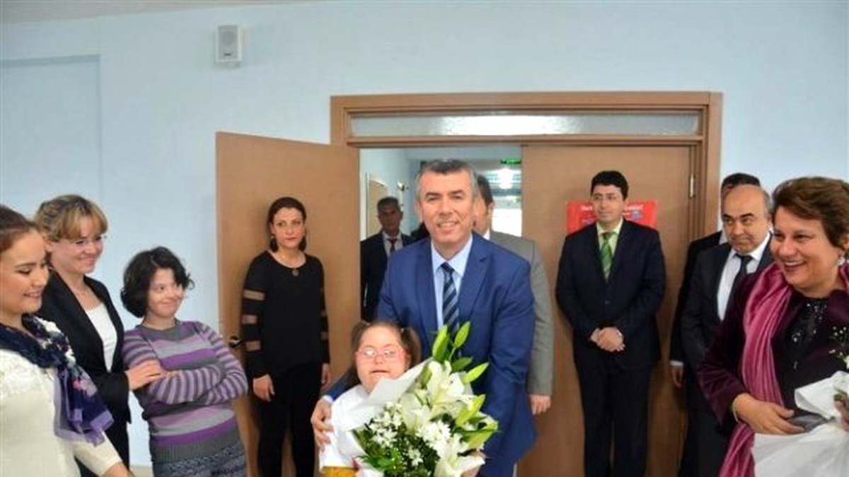 Kaymakam Sırmalı Özel Eğitim Merkezini Ziyaret Etti