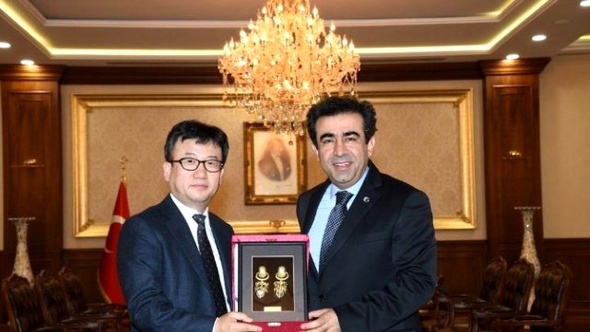 Kocaeli Valisi Güzeloğlu, Hyundai Ceo\'sunu Ağırladı
