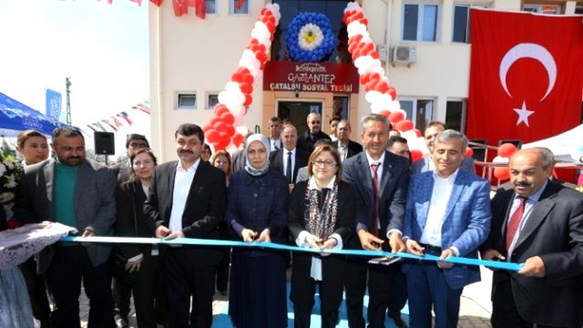 Oğuzeli Büyükşehir\'in Hizmetleriyle Büyüyor