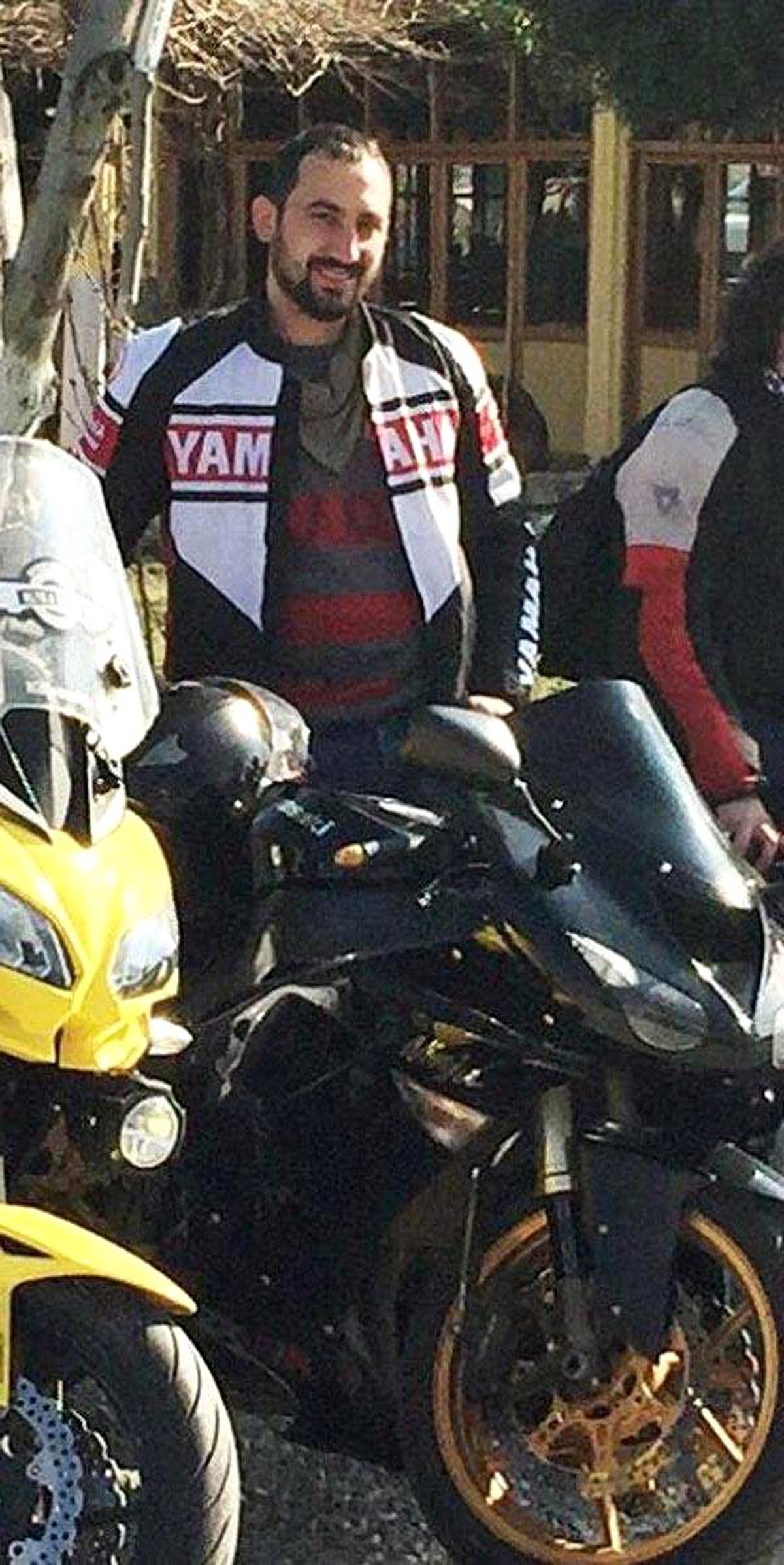 Otomobil Çarpan Motosikletin Sürücüsü Öldü