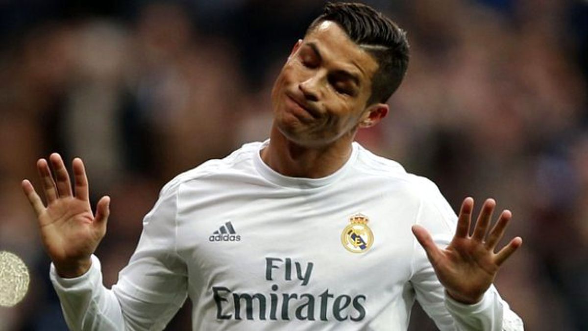Ronaldo, Dilencilere Para Atıp Onlarla Eğlenenlere İsyan Etti