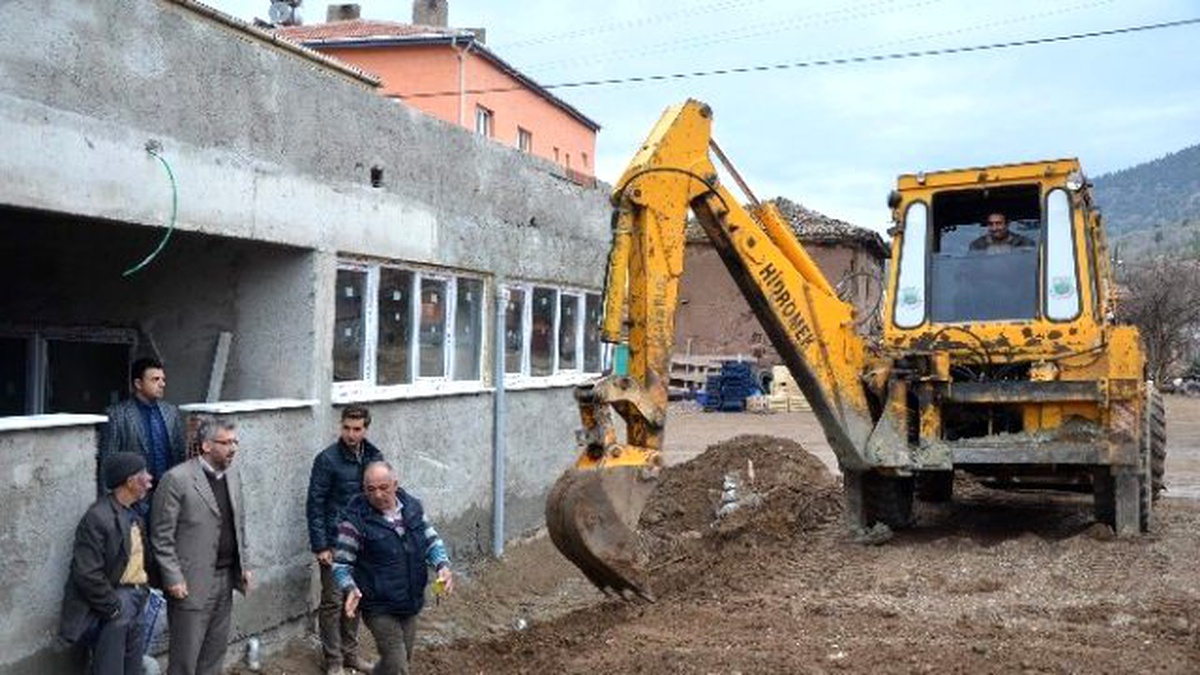 Sarıcakaya\'da Yemekhane Yapımı Sürüyor