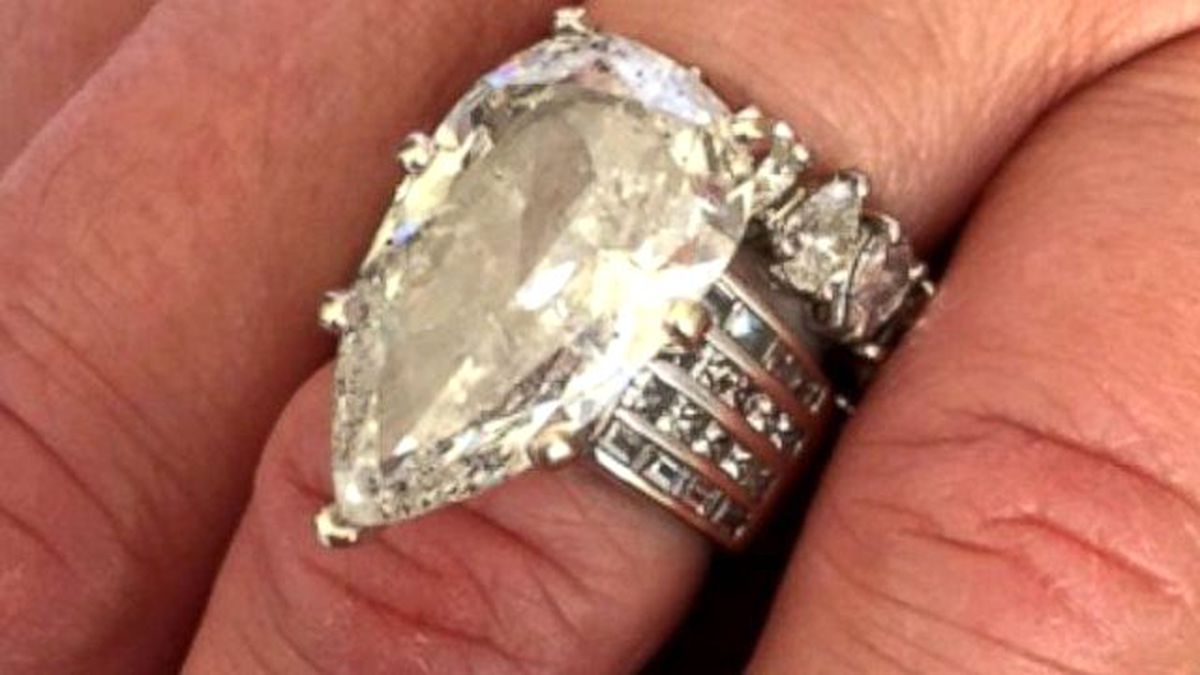 Şaşkın Adam Karısının 400 Bin Dolarlık Yüzüğünü Çöpe Attı