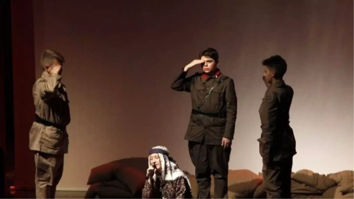 Şehit Barış Öztürk Ortaokulu'ndan Çanakkale Şehitlerini Anma Programı