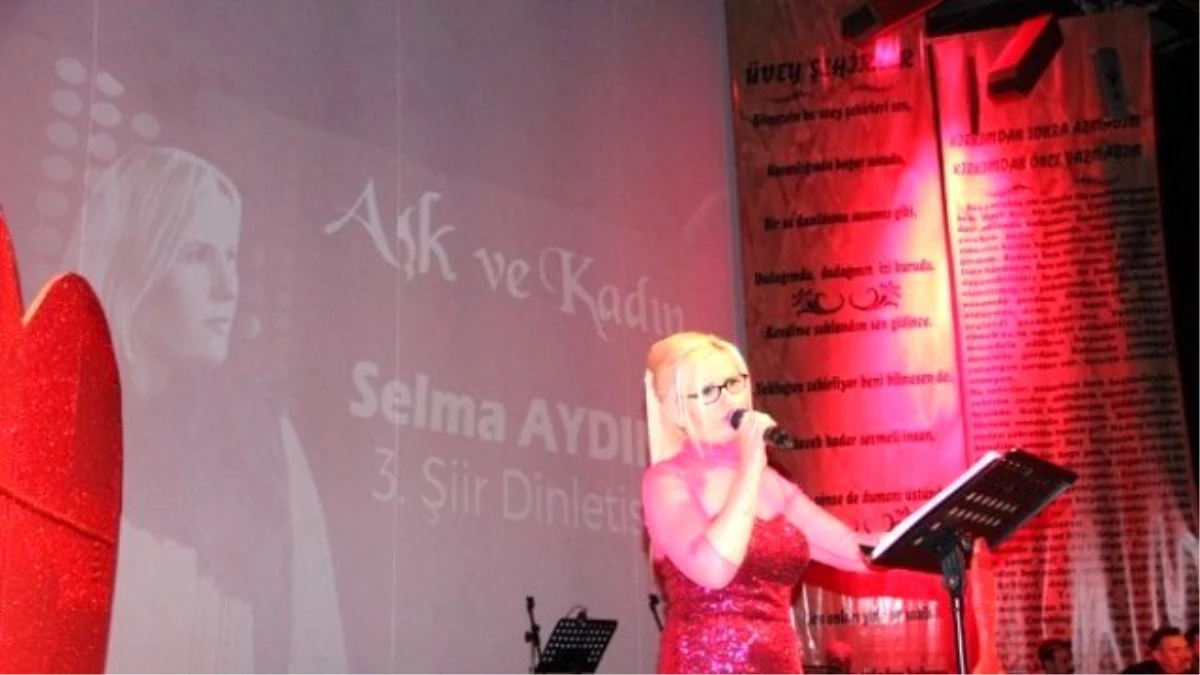Selma Aydın 3\'üncü Şiir Dinletisini Gerçekleştirdi