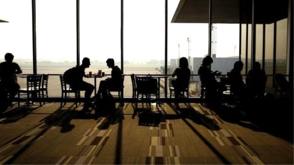 Seyahat Analisti Ekinay, Havalimanlarında Rahat Etmenin Püf Noktalarını Açıkladı
