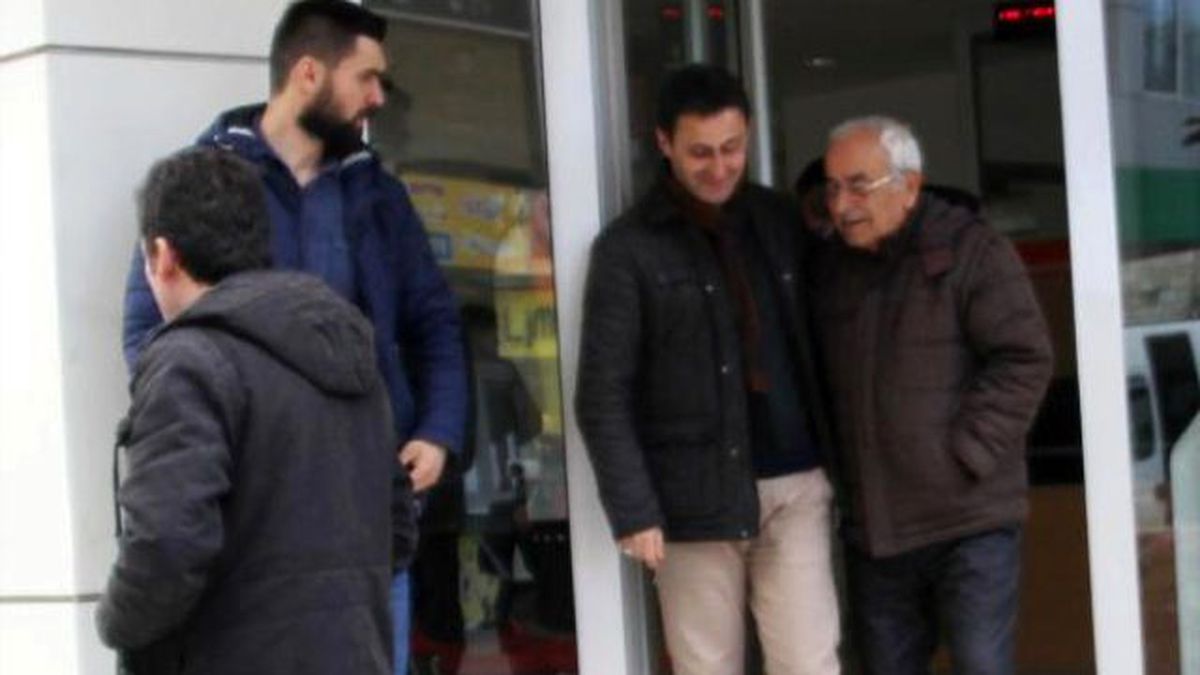 Telefonlu Dolandırıcıdan Gerçek Polis Kurtardı