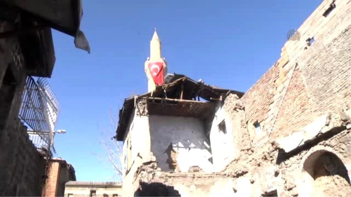 Teröristlerin Zarar Verdiği Tarihi Cami