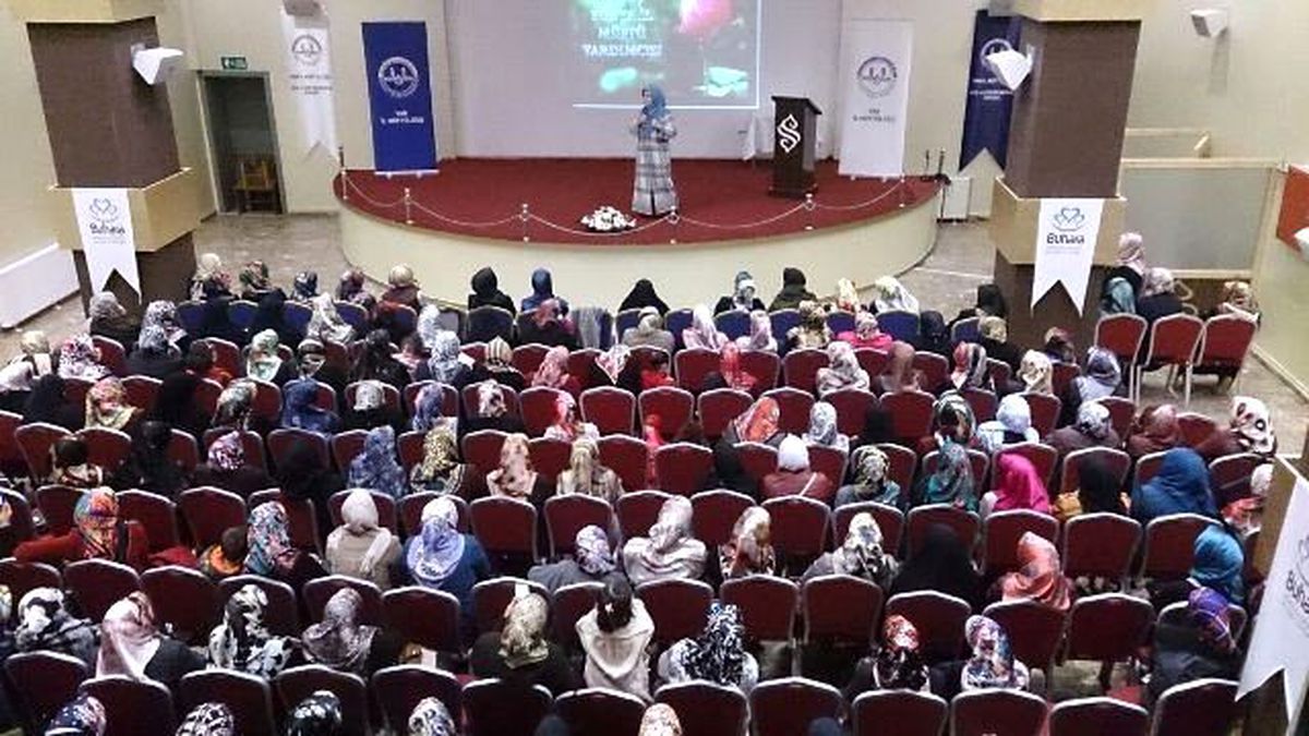 Van\'da Kadınlara Konferans