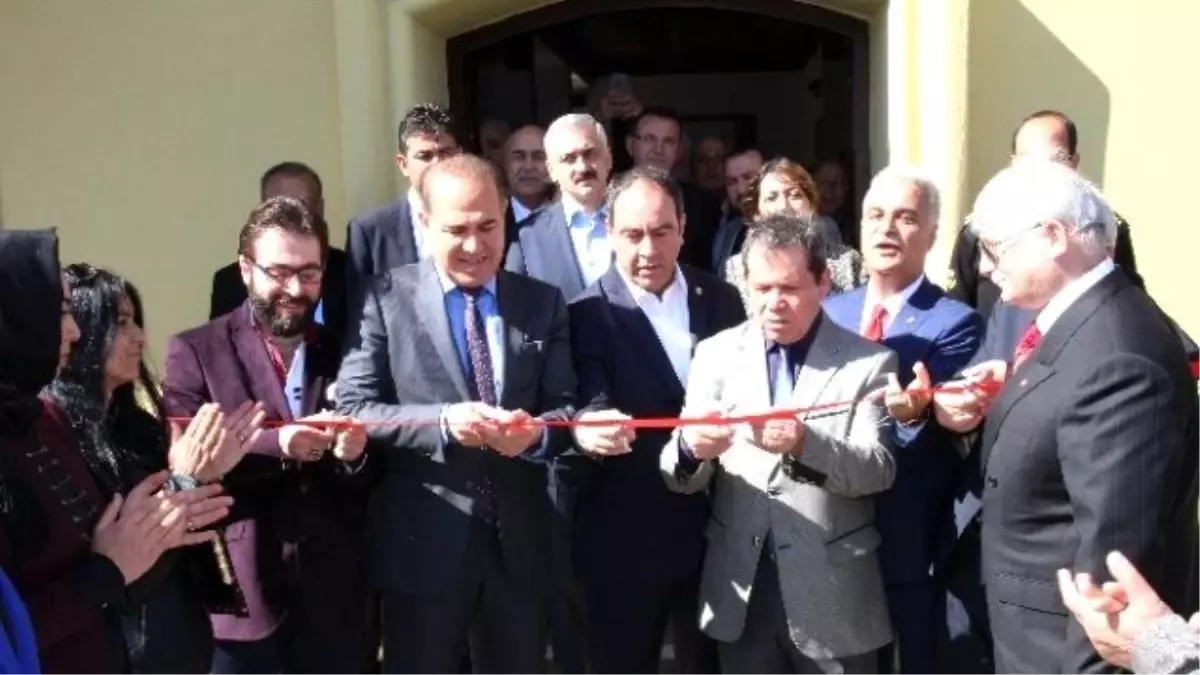 Yunus Yuva'dan Vektörel Grafik Sergisi