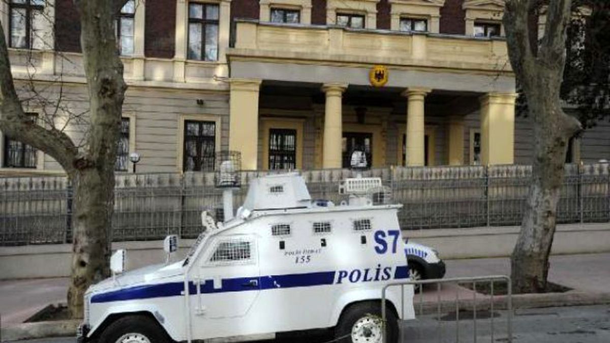 Alman Başkonsolosluğu Bugün de Kapalı