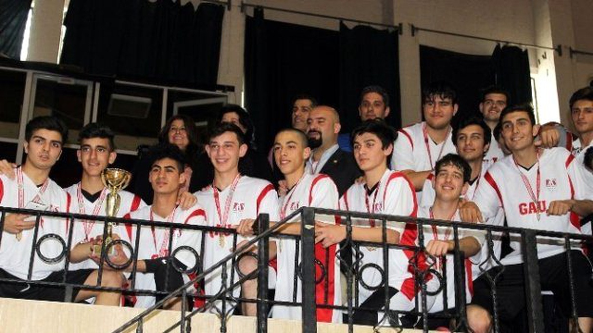 Amerikan Koleji Basketbol Takımı Şampiyonluğa Doymuyor
