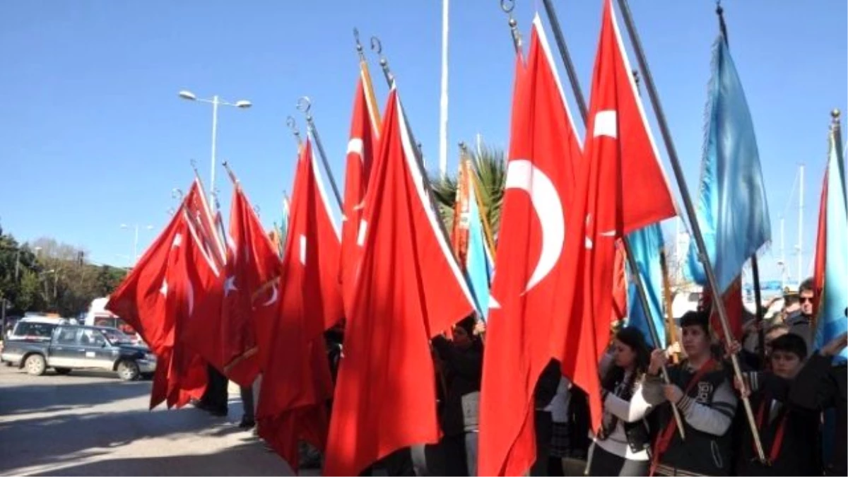 Şehitleri Anma Günü ve Çanakkale Deniz Zaferi\'nin 101. Yılı