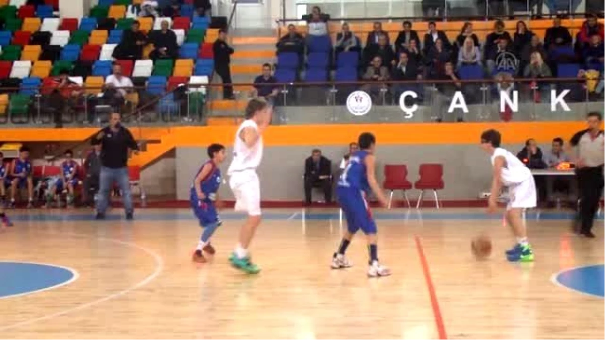 Basketbol - Erkeklerde Vecihibey, Kızlarda Bahariye Ortaokulu Türkiye Şampiyonu Oldu