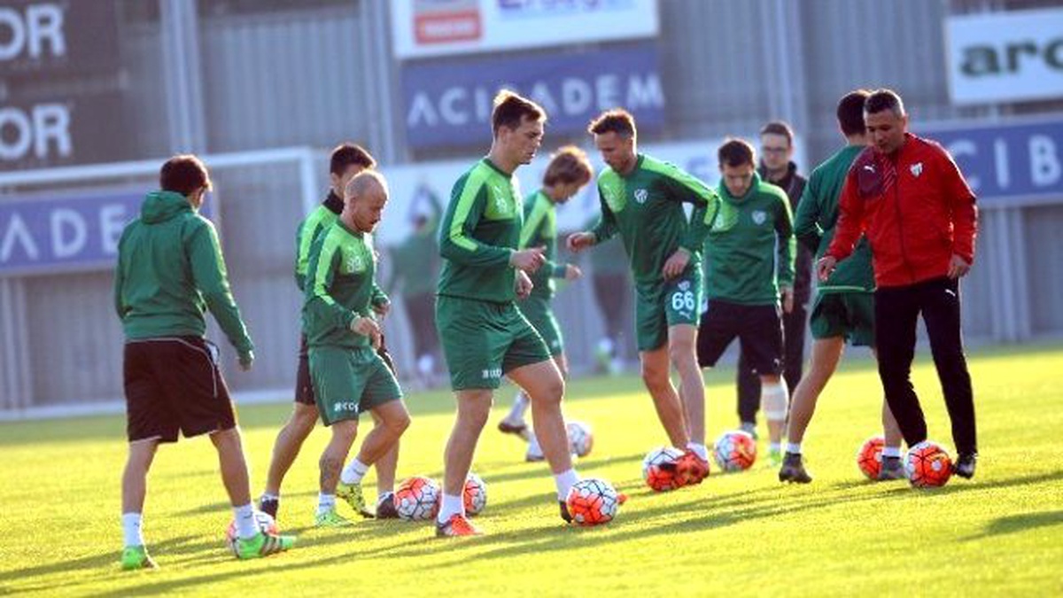 Bursaspor\'da Kasımpaşa Hazırlıkları Sürüyor