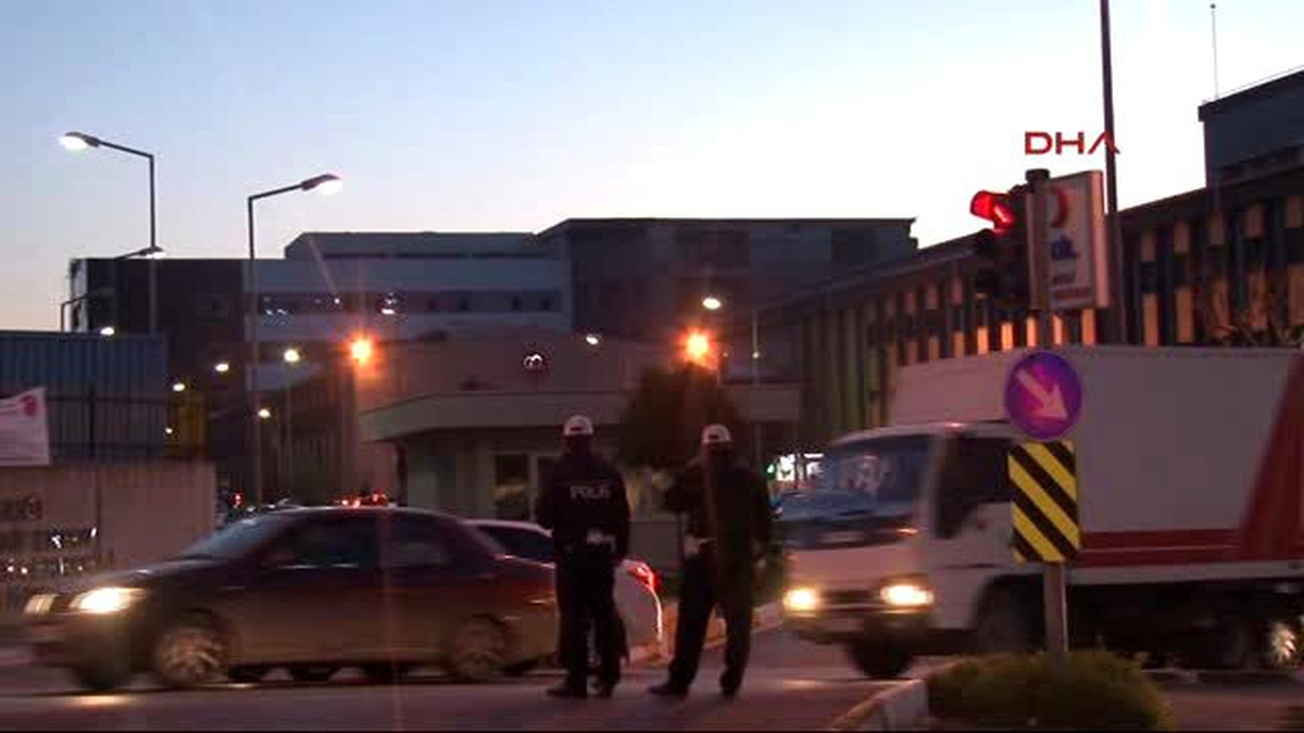 Cumhurbaşkanı Erdoğan Dünürü Özdemir Bayraktar\'ı Hastanede Ziyaret Etti
