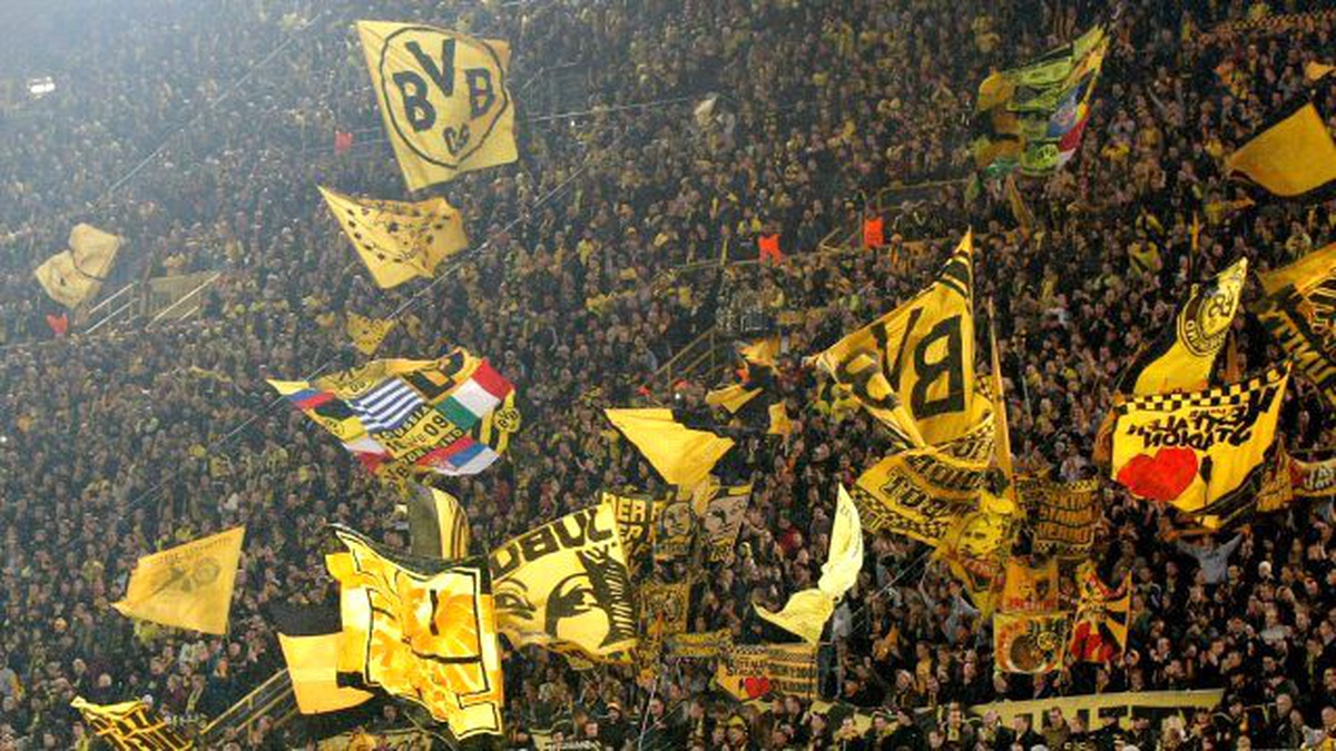 Dortmund Taraftarları, Avrupa Süper Ligi Organizasyonuna Tepki Gösterdi