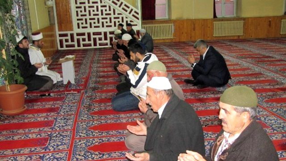 Hisarcık\'ta Çanakkale Şehitleri İçin Sabah Namazında Dua Edildi