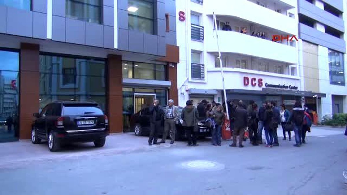 İzmir Avukatların Yürüyüşüne Polis Engeli