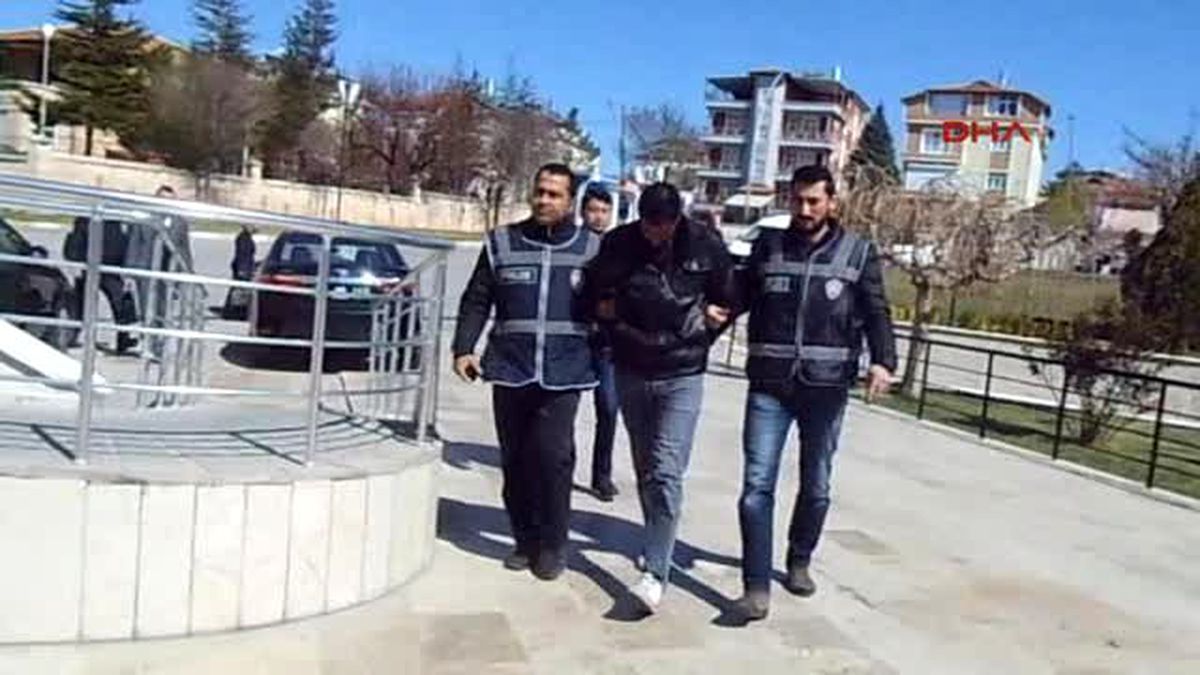 Karaman Telefon Dolandırıcısı, Dolandırdığı Paralarla Kaçarken Yakalandı