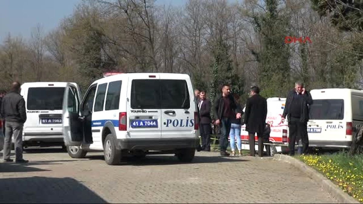 Kocaeli El Frenini Çekmediği Kamyonu Durdurmaya Çalışırken Öldü