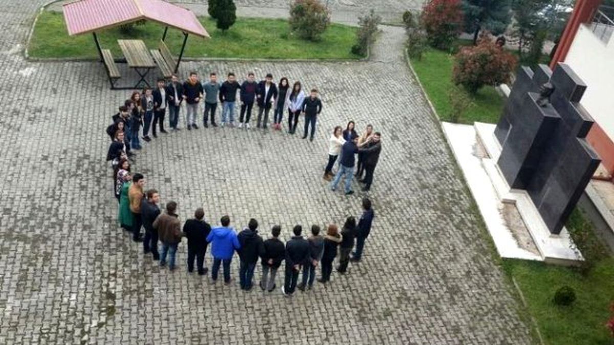 Öğrencilerden Birlik ve Beraberlik Mesajı