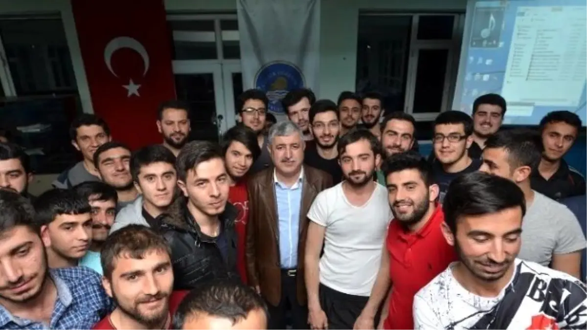 Polat, Öğrencilerle Bir Araya Geldi