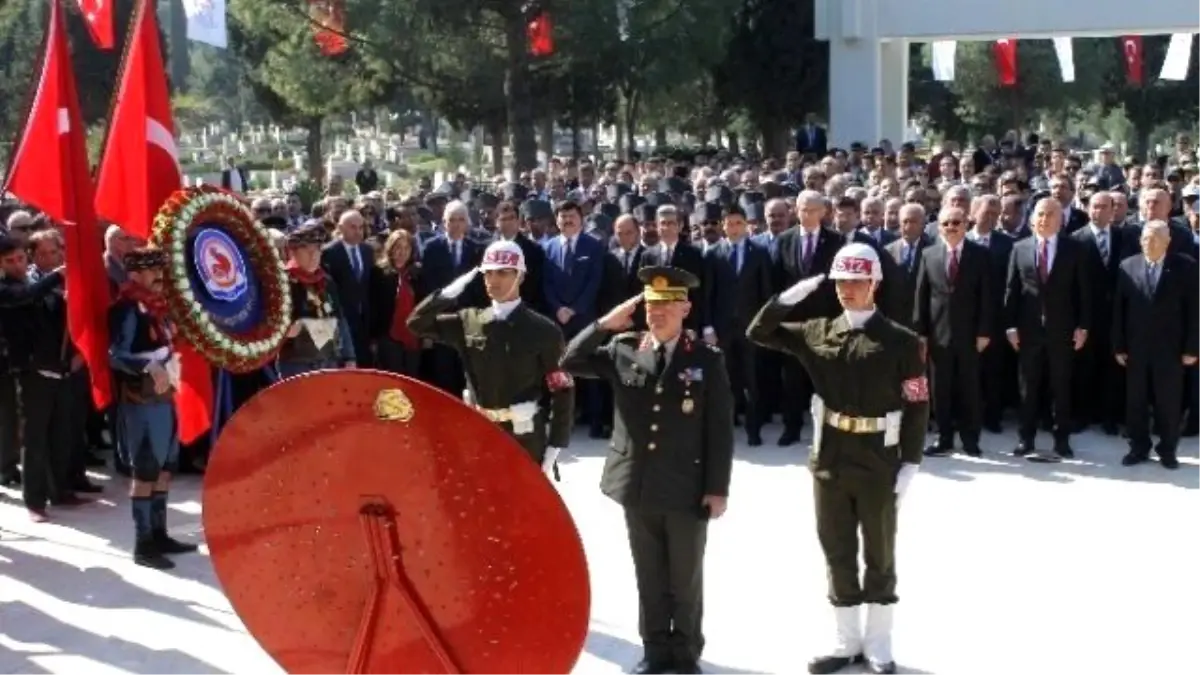 Şehitler Mezarları Başında Anıldı