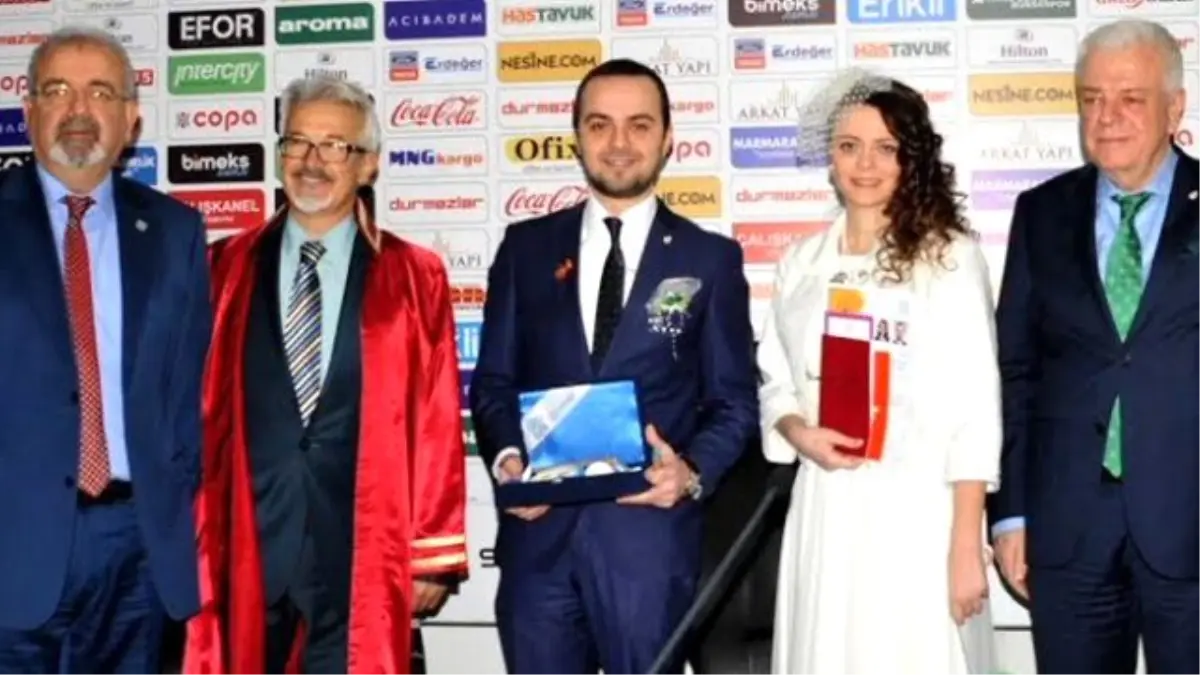 Timsah Arena\'da Nikah Töreni!