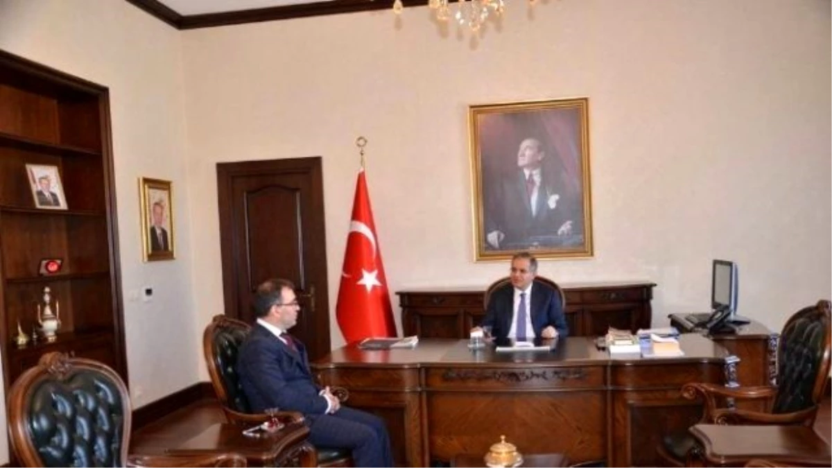 Vali Tapsız Yeni Nüfus Müdürü Ali Rıza Özcan\'ı Kabul Etti