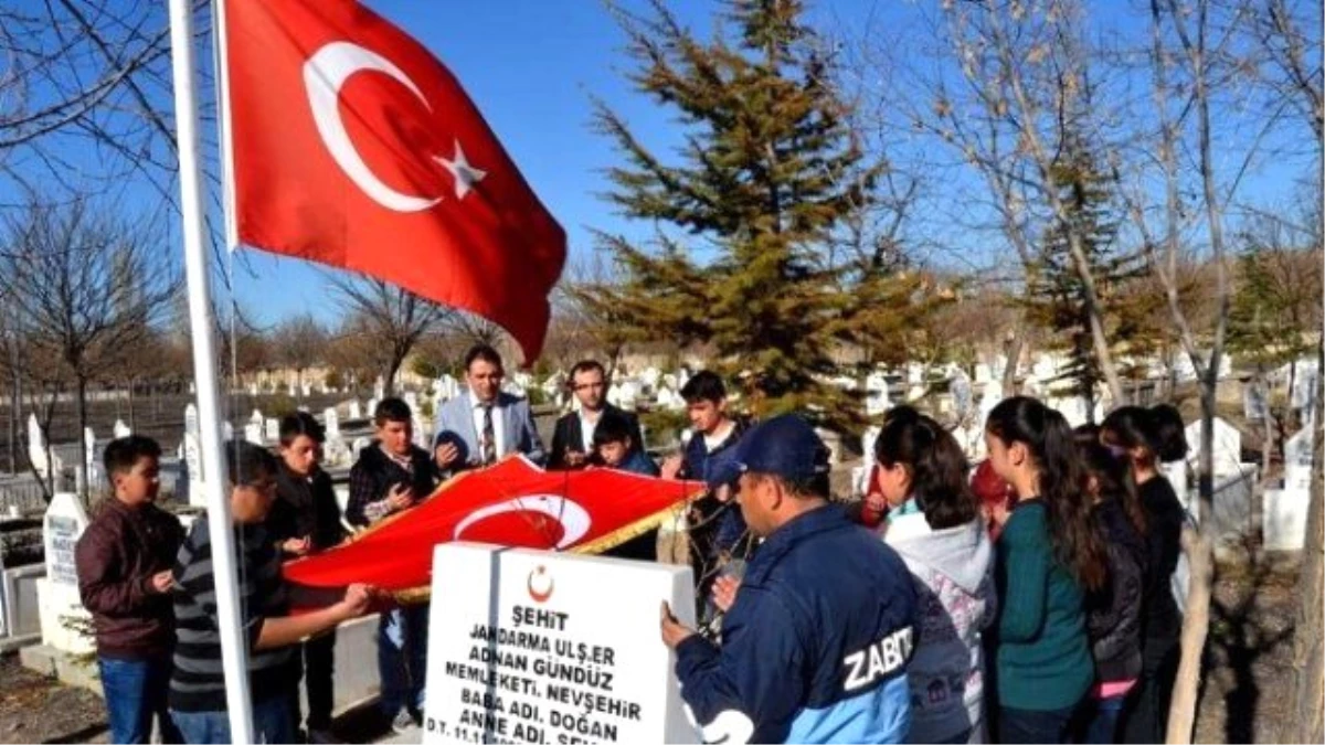 Yazıhüyük Kasabasında Şehitler Mezarları Başında Anıldı