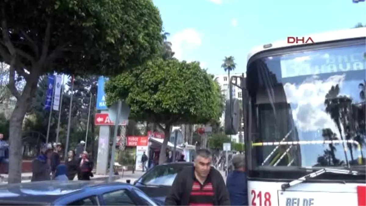 Adana Otobüste Fenalaştı, Ambulansla Hastaneye Götürüldü