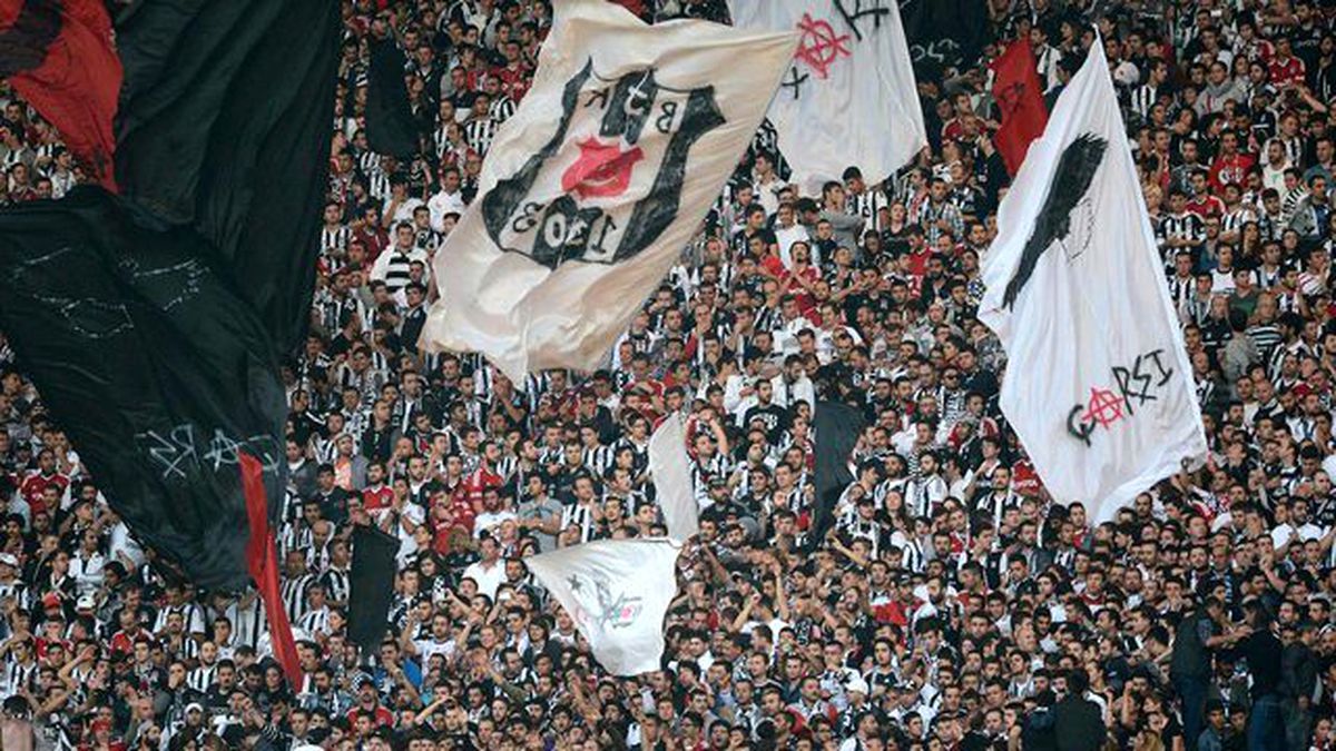 Beşiktaşlı Taraftarlardan Teröre Tepki!