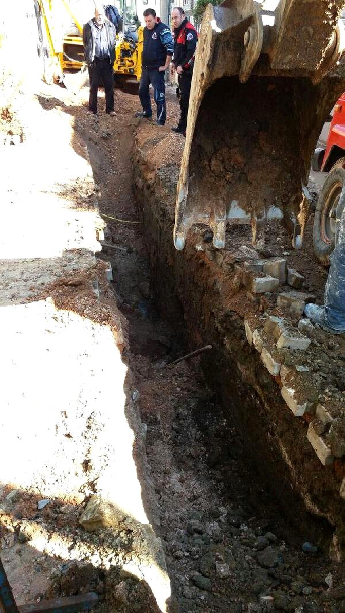 Göçük Altından Yaralı Çıkarılan İşçi Hastanede Öldü