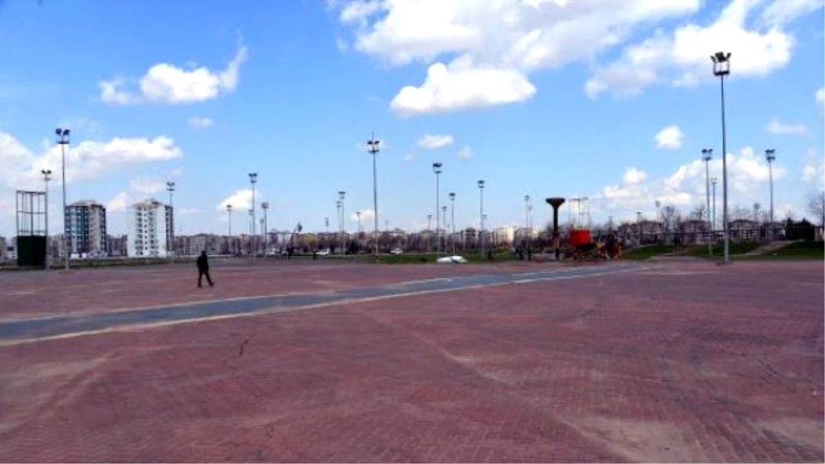 Hdp\'den Diyarbakır\'da Nevruz Kutlama Alanında İnceleme