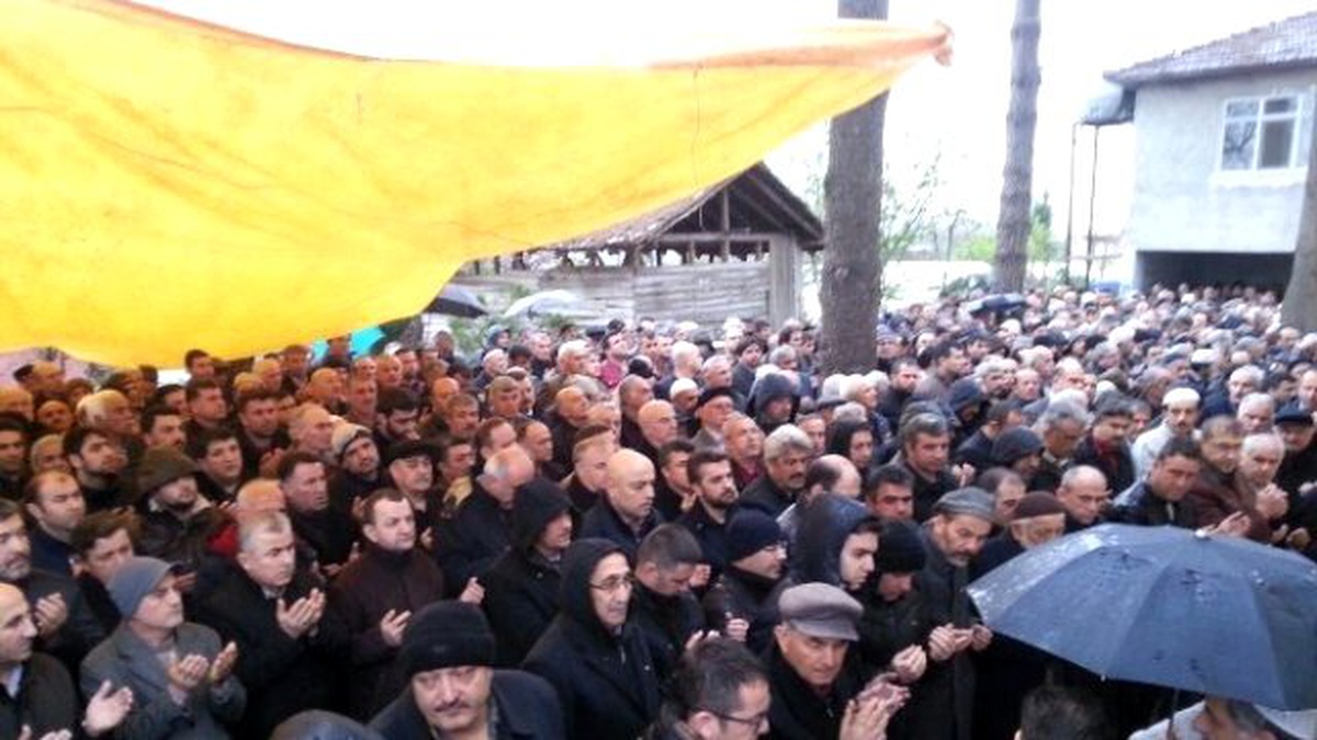 Hollanda\'da Ölen Doktor Samsun\'da Toprağa Verildi