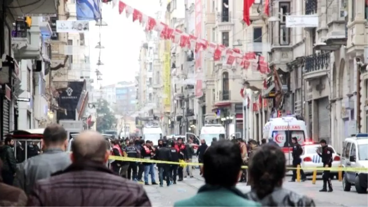 İstiklal Caddesi\'nde Patlama: 2 Ölü